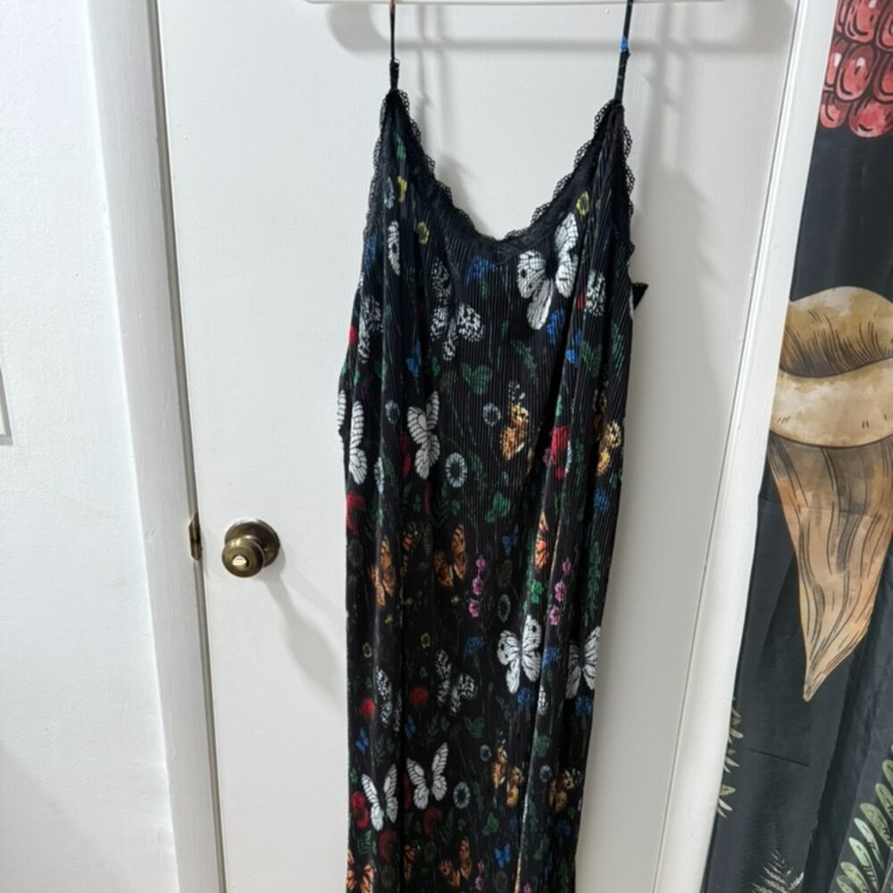 NWT Money Honey Plisse Slip Dress in Folklore Florals - Picture 2 of 3